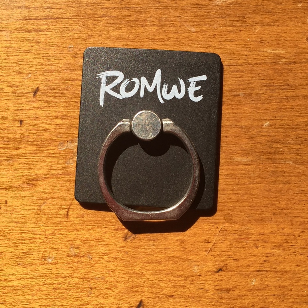Romwe phone key ring